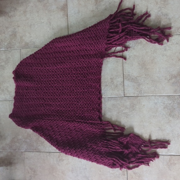 Burgundy Poncho - Picture 4 of 7